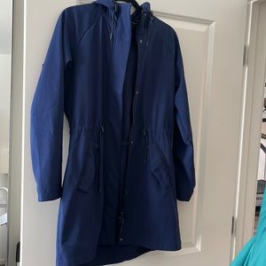 Navy rain coat M